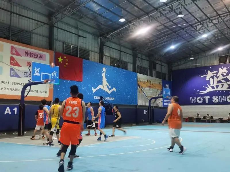 24直播网:激情夏日,迎“篮”而上!一场超精彩的篮球对决开始了……(图6) 24直播网:激情夏日,迎“篮”而上!一场超精彩的篮球对决开始了……(图6)